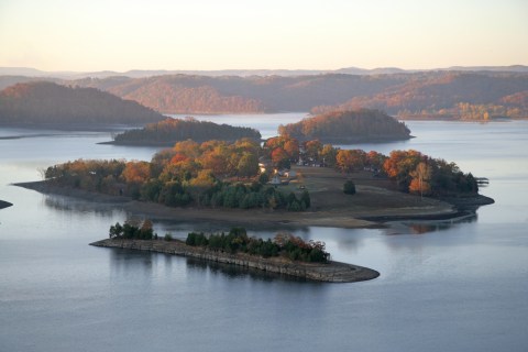 These 11 Gorgeous Lakes In Kentucky Are Demanding Your Attention This Summer