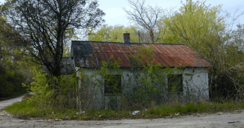 Visit These 5 Creepy Ghost Towns In South Carolina At Your Own Risk