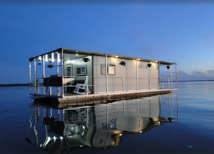 The Swamp Tuna Houseboat, Assumption Parish