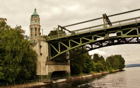 You'll Want To Cross These 10 Jaw Dropping Bridges in Washington