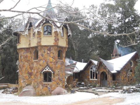 These 8 Unique Houses In Alabama Will Make You Look Twice...And Want To Go In