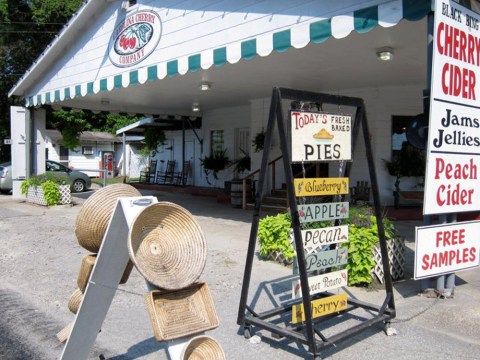 Here Are 15 Places That Make The Best Lip-Smacking Pie In South Carolina