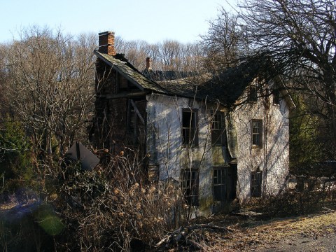 10 Creepy Houses In Pennsylvania That Could Be Haunted