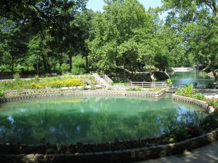 best gardens in Arkansas