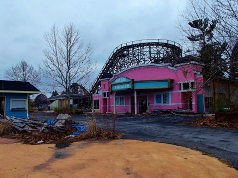 You May Be Shocked To See What's Left Of Geauga Lake In Ohio