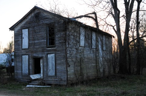 This One Creepy Ghost Town In Mississippi Is The Stuff Nightmares Are Made Of