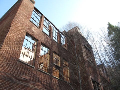 Nature Is Reclaiming This One Abandoned West Virginia Spot And It's Actually Amazing