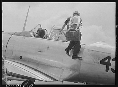 Most People Have Never Seen These 17 Rare Photos Taken During WWII In Alabama