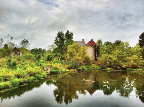 10 Creepy Photos From Virginia’s Abandoned Renaissance Faire