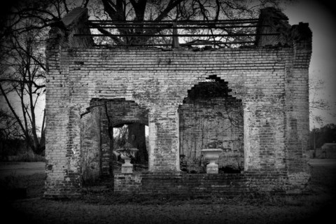 These 8 Unbelievable Ruins In Mississippi Will Transport You To The Past