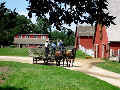 12 Amazing Field Trips Every Iowan Took As A Kid... And Should Retake Now