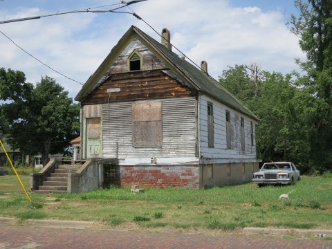 This Creepy Ghost Town In Illinois Is The Stuff Nightmares Are Made Of