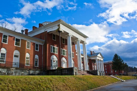 The Remnants Of This Abandoned Prison In Virginia Are Hauntingly Beautiful