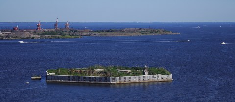 The Remnants Of This Abandoned Fort In Maryland Are Hauntingly Beautiful