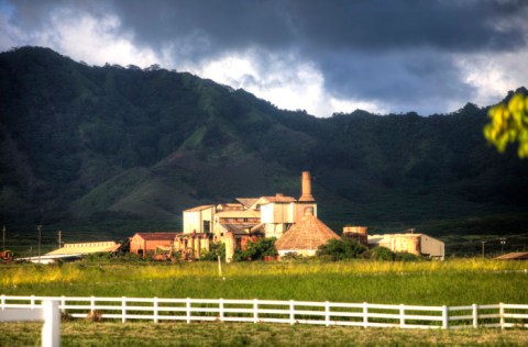 The Remnants Of This Abandoned Mill In Hawaii Are Hauntingly Beautiful