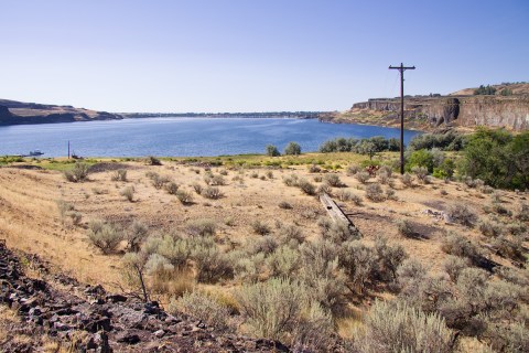 The Story Behind This Washington Lake Is Bizarre But True