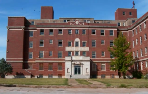 The Remnants Of This Abandoned Hospital In Oklahoma Are Hauntingly Beautiful