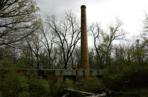 The Remnants Of This Abandoned Hospital In Ohio Are Hauntingly Beautiful