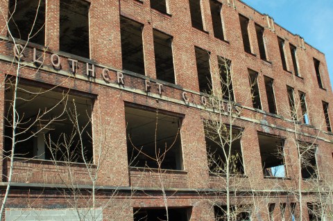 The Remnants Of This Abandoned Ohio Factory Are Terribly Spooky