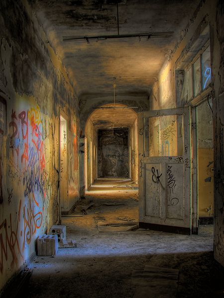 The Remnants Of This Abandoned Hospital In Kentucky Are Hauntingly Beautiful