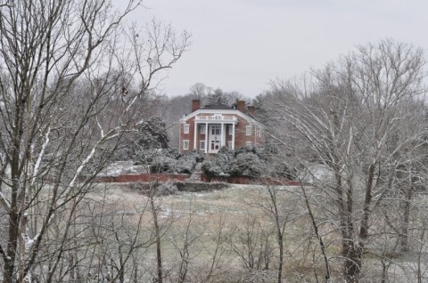 The Story Behind Tennessee's Most Haunted House Will Give You Nightmares