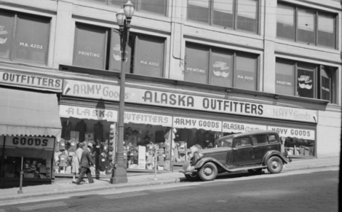 Most People Have Never Seen These 10 Photos Taken During WWII In Washington