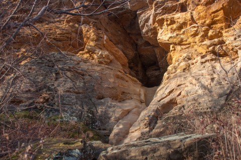 This One Easy Hike In Kansas Will Lead You Someplace Unforgettable