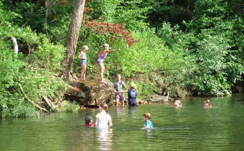 This One Easy Hike In Missouri Will Lead You Someplace Unforgettable