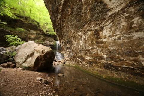 This One Easy Hike In Arkansas Will Lead You Someplace Unforgettable