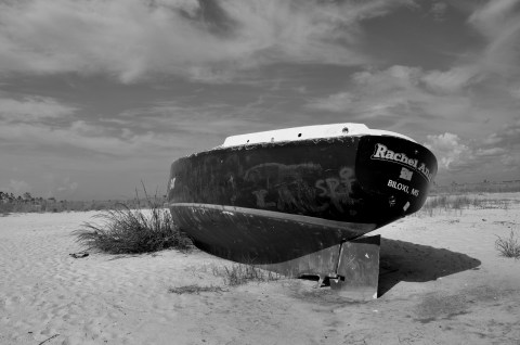 The Stories Behind This Haunted Mississippi Island Will Give You Goosebumps