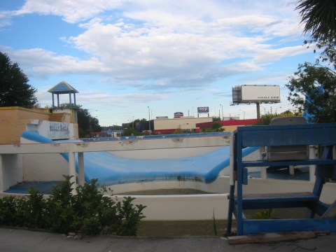 These Photos Of An Abandoned Florida Water Park Are Creepy But Fascinating