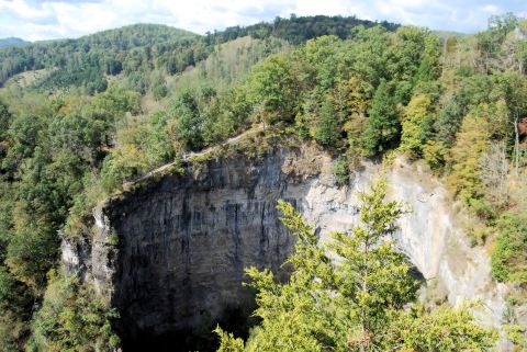 Hiking To This Aboveground Cave In Virginia Will Give You A Surreal Experience