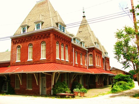 These 11 Hidden Gems In Mississippi Hold Historic Keys To The Past