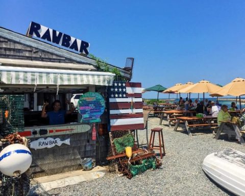 These 9 Beachfront Restaurants In Massachusetts Are Out Of This World