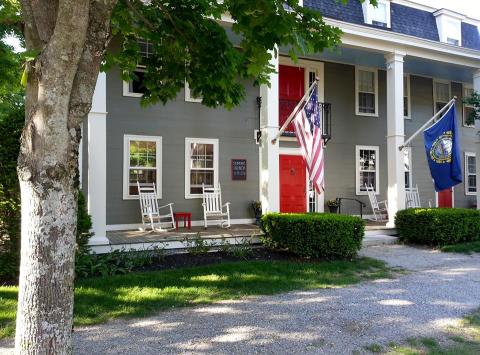 The Oldest Restaurant In New Hampshire Has a Truly Incredible History