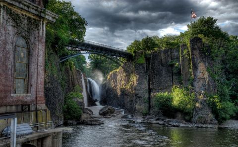 9 Gorgeous New Jersey Waterfalls Hiding In Plain Sight With No Hiking Required