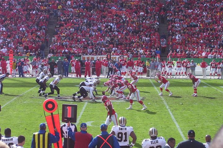 Saints vs Chiefs in pistol formation