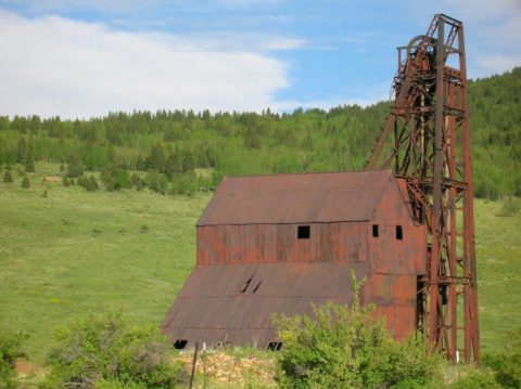 Ths Incredible Hike In Colorado Will Lead You Straight To An Abandoned Gold Mine