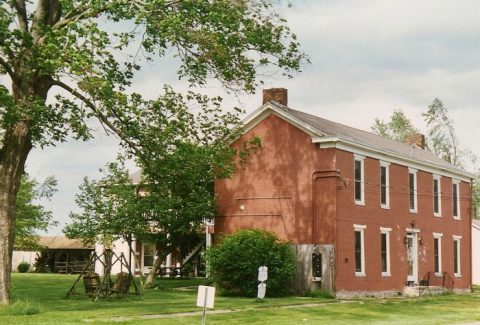 The Story Behind Kentucky's Most Haunted House Will Give You Nightmares