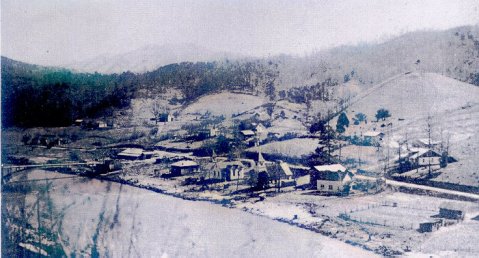 Most People Have No Idea There's An Underwater Ghost Town Hiding In North Carolina