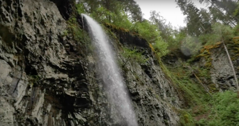 Oregon’s Niagara Falls Is Too Beautiful For Words