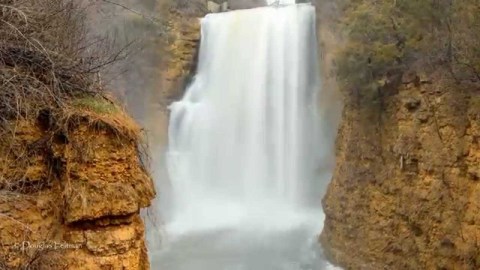 5 Unbelievable Illinois Waterfalls Hiding In Plain Sight… No Hiking Required