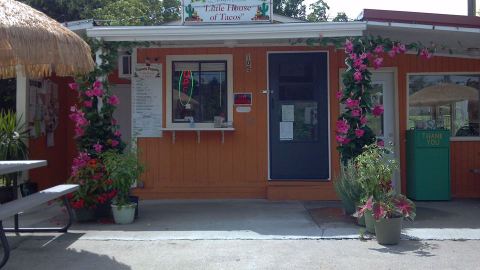 This Tiny Shop In Illinois Serves Tacos To Die For