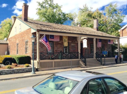 The Oldest Restaurant In New York Has A Truly Incredible History