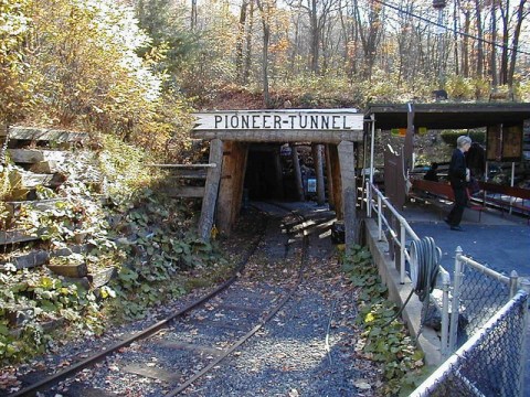 This Ride Through An Old Coal Mine In Pennsylvania Will Take You Back In Time