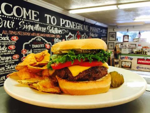 This Ultimate Burger Bucket List In Florida Will Make Your Mouth Water