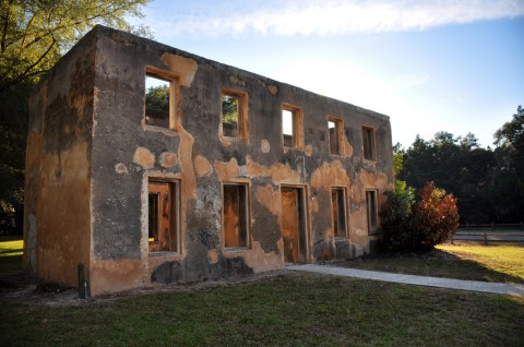 Georgia's Oldest Standing Building Has Been Left In Ruins, And It Is Simply Stunning