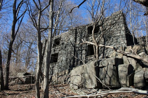 These Hidden Ruins In New Jersey Are All That Remain Of A Breathtaking Manor