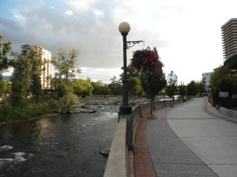 This Gorgeous Waterfront Trail In Nevada Is Perfect For A Summer Day