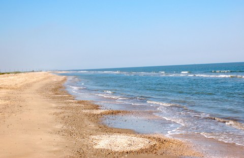 This Hidden Beach In Louisiana Will Take You A Million Miles Away From It All